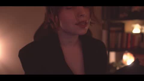 Snapshot of running_with_the_wolves chatting on November 19, 10:43 pm Elena online show from November 19, 10:43 pm