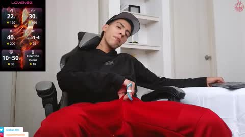  R U S S E L L  online show from February 1, 3:21 pm