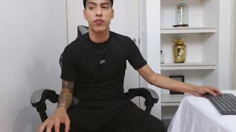  R U S S E L L  online show from February 5, 4:17 am