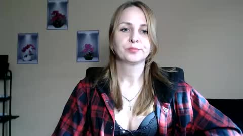 Snapshot of ruthpark chatting on May 11, 3:29 pm Ruth online show from May 11, 3:29 pm