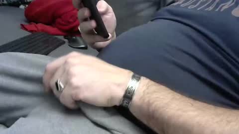 Snapshot of rvh2208 chatting on October 31, 1:17 am Gentle Viking online show from October 31, 1:17 am