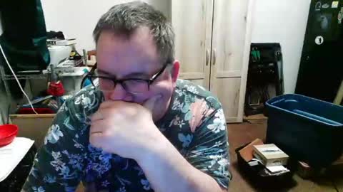 Snapshot of rwzar_0712 chatting on October 21, 2:12 am rwzar_0712 online show from October 21, 2:12 am