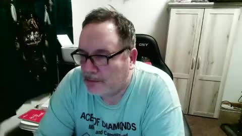 rwzar_1965 online show from April 12, 3:44 am