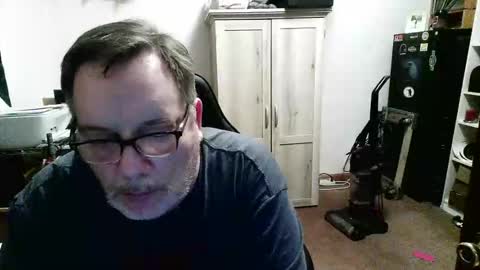 rwzar_1965 online show from April 12, 11:43 pm