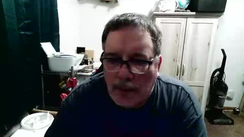 rwzar_1965 online show from April 22, 1:52 am