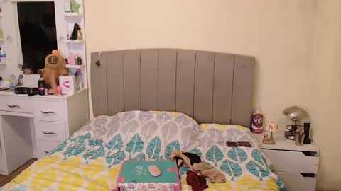 Snapshot of rxnde chatting on December 23, 5:05 am Randelicius online show from December 23, 5:05 am