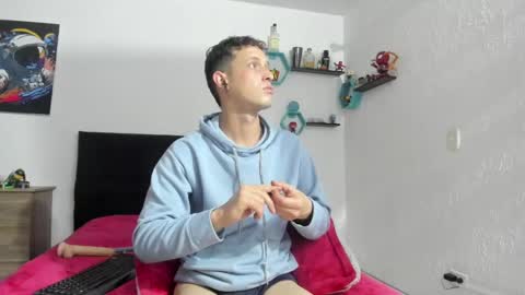 Snapshot of ryan15_ chatting on January 23, 4:59 pm Ryan 15 online show from January 23, 4:59 pm