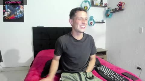 Snapshot of ryan15_ chatting on February 10, 3:21 pm Ryan 15 online show from February 10, 3:21 pm