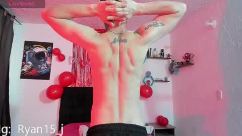 Snapshot of ryan15_ chatting on February 14, 2:12 pm Ryan 15 online show from February 14, 2:12 pm