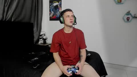 Snapshot of ryan15_ chatting on November 4, 12:32 am Ryan 15 online show from November 4, 12:32 am