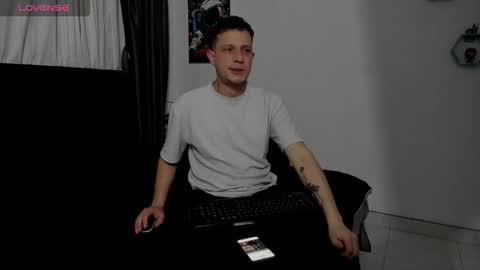 Snapshot of ryan15_ chatting on November 8, 10:26 am Ryan 15 online show from November 8, 10:26 am