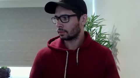 Snapshot of ryan_chatter chatting on December 2, 9:32 pm Ryan online show from December 2, 9:32 pm