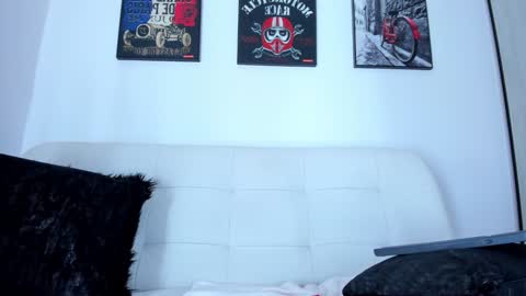 Snapshot of ryan_cooper_1 chatting on December 3, 9:33 am Ryan online show from December 3, 9:33 am