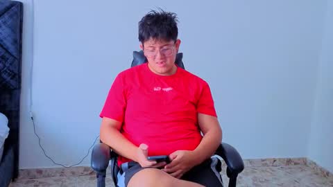 Snapshot of ryan_doretti chatting on December 15, 3:38 pm Ryan online show from December 15, 3:38 pm