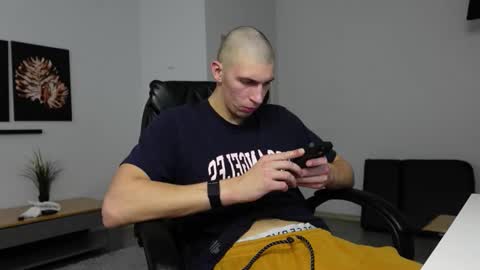 Snapshot of ryan_dozer chatting on October 30, 8:16 am RYAN DOZER online show from October 30, 8:16 am