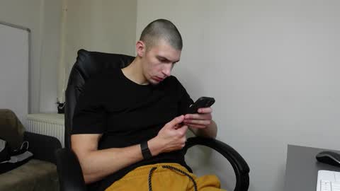 Snapshot of ryan_dozer chatting on November 6, 8:26 am RYAN DOZER online show from November 6, 8:26 am