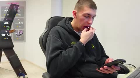 Snapshot of ryan_dozer chatting on November 29, 8:39 am RYAN DOZER online show from November 29, 8:39 am