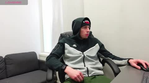 RYAN DOZER online show from April 2, 6:00 am