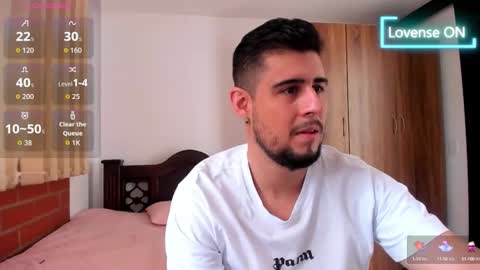 Snapshot of ryan_evanns chatting on October 15, 1:33 pm R Y A N online show from October 15, 1:33 pm