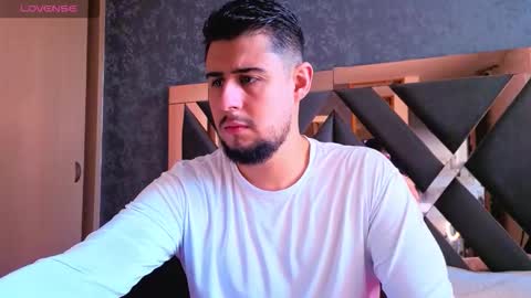 Snapshot of ryan_evanns chatting on November 12, 1:00 pm R Y A N online show from November 12, 1:00 pm