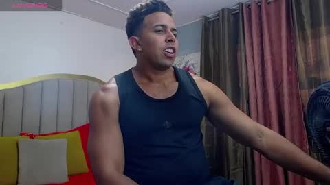 Snapshot of ryan_nesson chatting on November 17, 7:08 pm Ryan online show from November 17, 7:08 pm