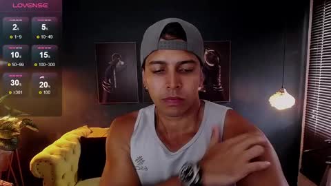 Snapshot of ryan_nesson chatting on December 5, 7:21 pm Ryan online show from December 5, 7:21 pm