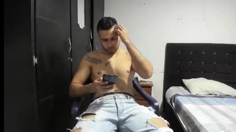 Snapshot of ryan_xc1 chatting on November 18, 1:55 am ryan_xc1 online show from November 18, 1:55 am