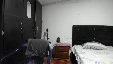 ryan_xc1 online show from March 19, 2:26 am