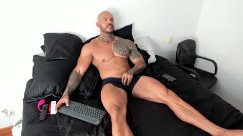 Snapshot of ryanjhonston chatting on January 25, 12:16 pm Ryan online show from January 25, 12:16 pm