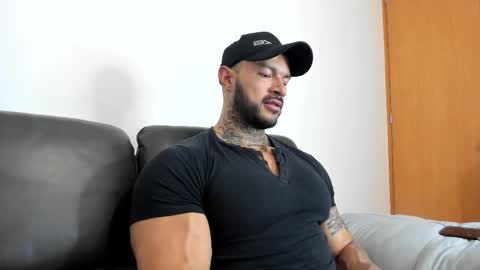 Snapshot of ryanjhonston chatting on February 15, 12:11 pm Ryan online show from February 15, 12:11 pm