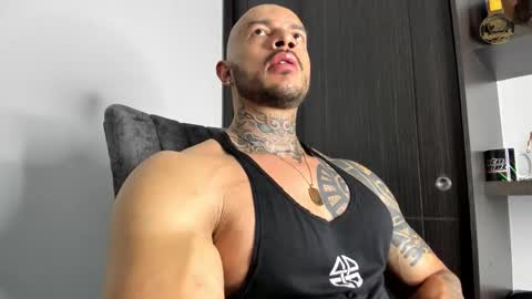 Snapshot of ryanjhonston chatting on October 16, 2:12 am Ryan online show from October 16, 2:12 am