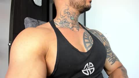 Snapshot of ryanjhonston chatting on November 24, 12:38 pm Ryan online show from November 24, 12:38 pm