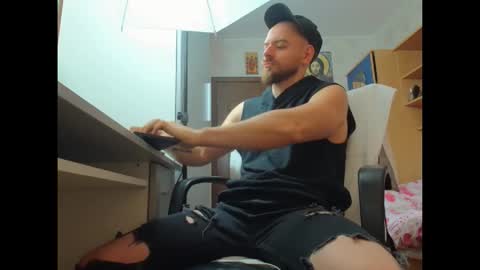 Ryanstone  online show from November 20, 6:35 am