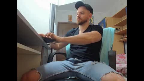 Ryanstone  online show from December 19, 5:36 am