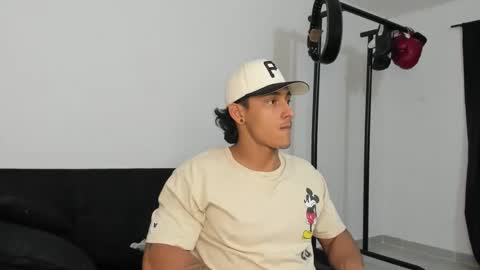 Snapshot of ryanwhite3 chatting on November 6, 10:32 pm ryanwhite3 online show from November 6, 10:32 pm