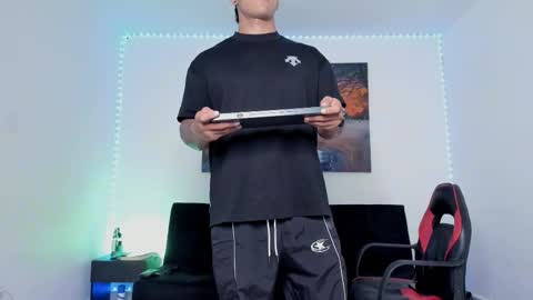 ryanwhite3 online show from February 3, 2:53 am