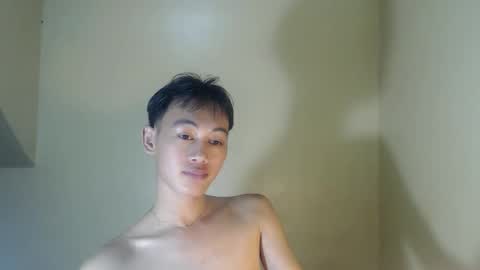 Snapshot of ryuchan050506 chatting on November 2, 8:28 am ryuchan050506 online show from November 2, 8:28 am