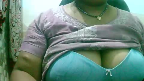 Snapshot of s03286 chatting on October 15, 10:32 pm HotLovers online show from October 15, 10:32 pm