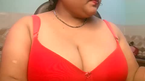 Snapshot of s03286 chatting on October 24, 5:59 am HotLovers online show from October 24, 5:59 am