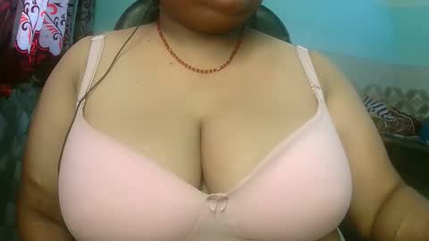 Snapshot of s03286 chatting on November 8, 6:02 am HotLovers online show from November 8, 6:02 am