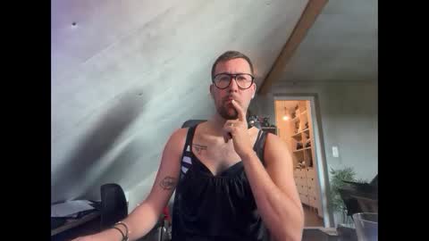 s1ave1989 online show from November 18, 9:47 am