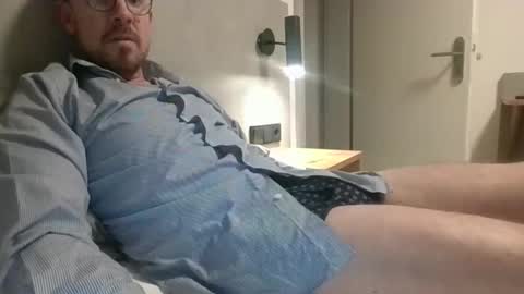 Snapshot of s_i_q chatting on November 19, 4:18 pm s_i_q online show from November 19, 4:18 pm