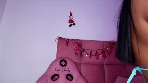 Snapshot of s_samanthax chatting on December 13, 3:05 am Samantha online show from December 13, 3:05 am
