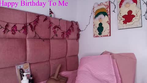 Snapshot of s_samanthax chatting on December 14, 9:18 am Samantha online show from December 14, 9:18 am