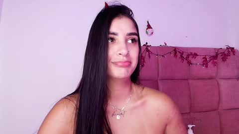 Snapshot of s_samanthax chatting on December 31, 9:21 am Samantha online show from December 31, 9:21 am