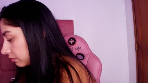 Snapshot of s_samanthax chatting on February 1, 9:21 am Samantha online show from February 1, 9:21 am