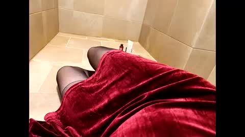 Snapshot of s_xp__ chatting on December 17, 5:52 pm s_xp__ online show from December 17, 5:52 pm