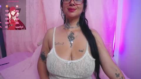 Snapshot of saalomee_1 chatting on December 13, 8:15 pm saalomee 1 online show from December 13, 8:15 pm
