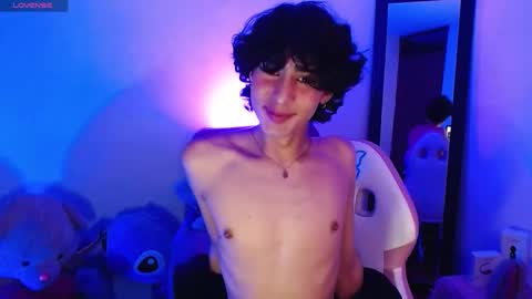 Snapshot of saanti_foxs chatting on September 21, 12:45 am Santi online show from September 21, 12:45 am
