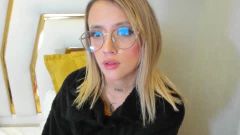 Snapshot of sabrina_cole chatting on January 15, 6:12 am . Sabrina Cole . online show from January 15, 6:12 am